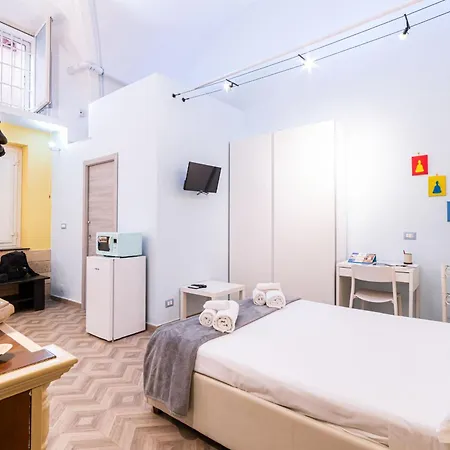 Room21 By Domusextra * Neapel